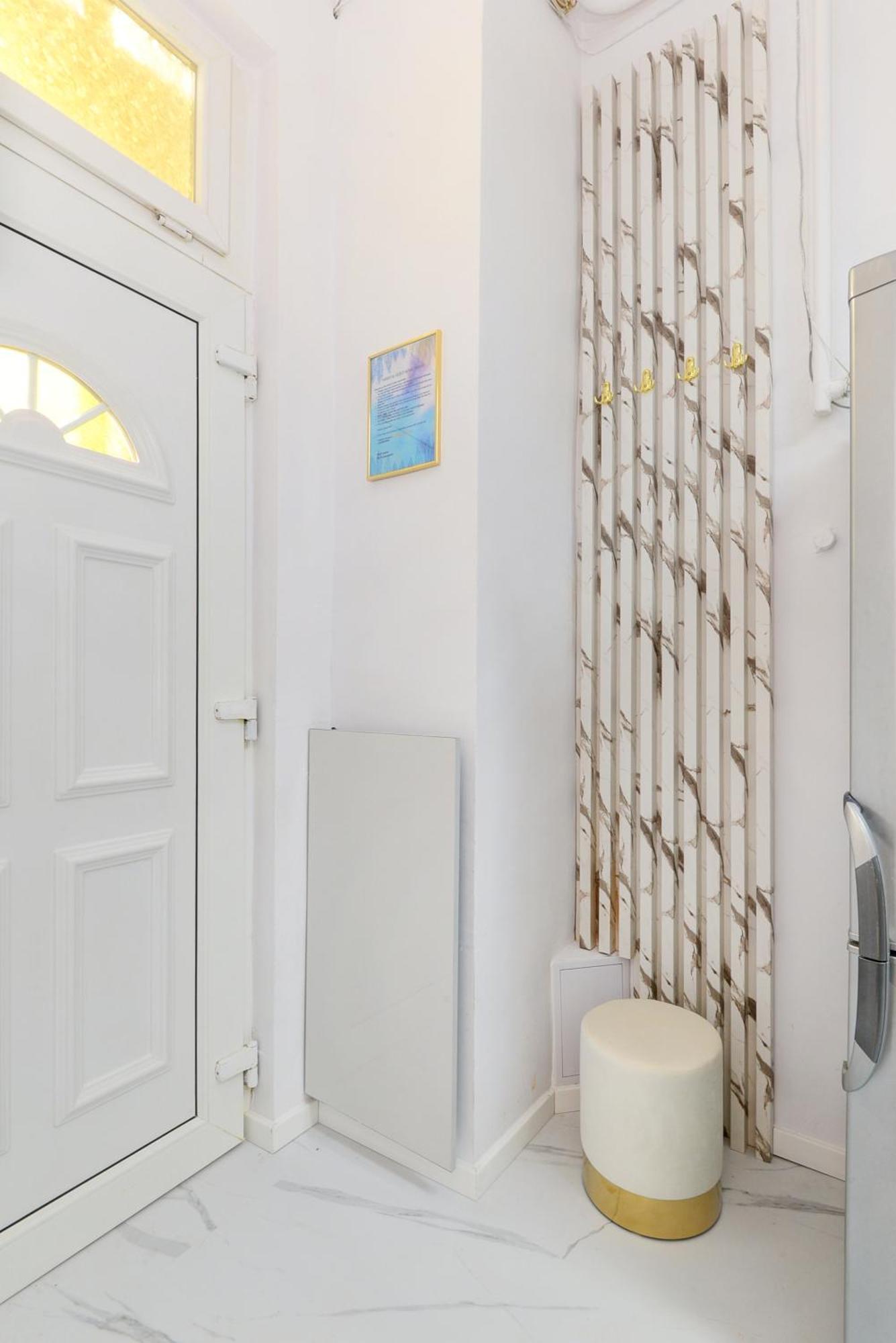 White & Gold Apartment Budapest Luaran gambar